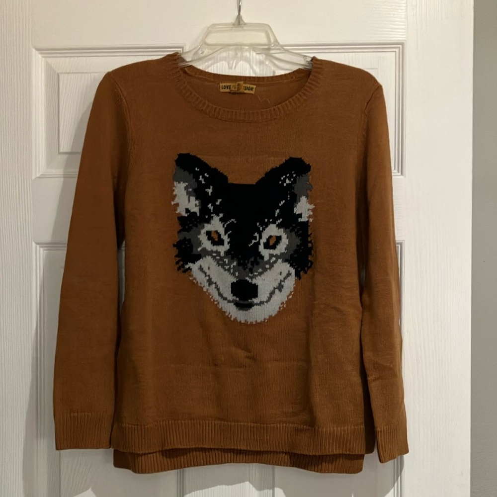 Love Tree Women's Brown Sweater with Wolf Design